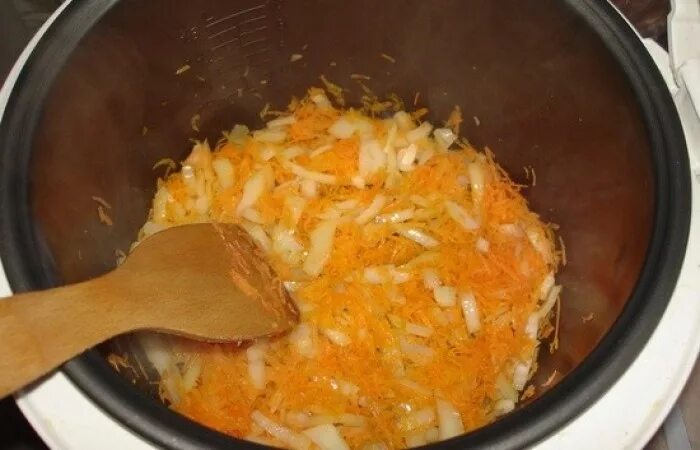 Рис в мультиварке с луком и морковью. Морковь в мультиварке. рис с луком и морковью в мультиварке. ёжики в мультиварке с подливкой. ежики в духовке с морковью и луком.