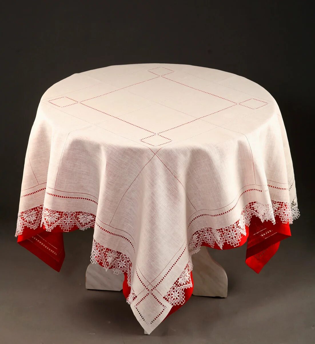 Скатерть 140х140. Льняная скатерть Tablecloth hy384. Льняная скатерть с вышивкой. Скатерть на овальный стол льняная. Купить льняную скатерть в москве