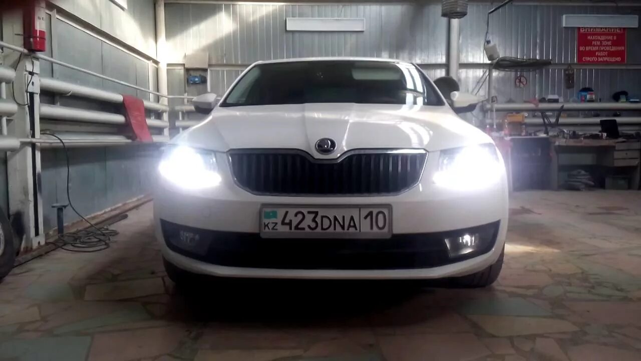 Стробоскопы Skoda Octavia a7 FL. Стробоскопы в Шкода Рапид 2.