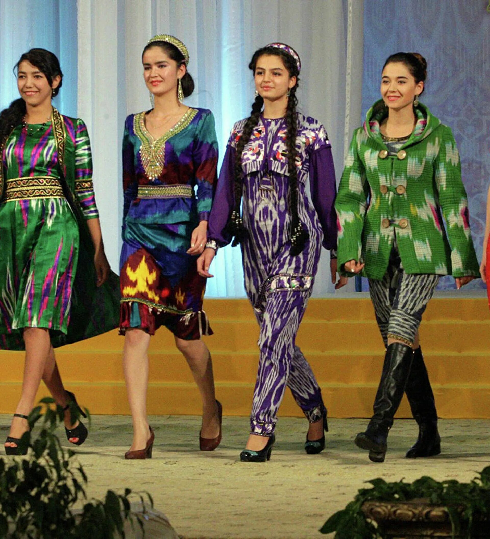 чакан хуршед сатторов 2020. курта чакан 2019. хуршед сатторов дизайнер. ташкент атлас адрас. традиционная узбекская одежда узбекистан.