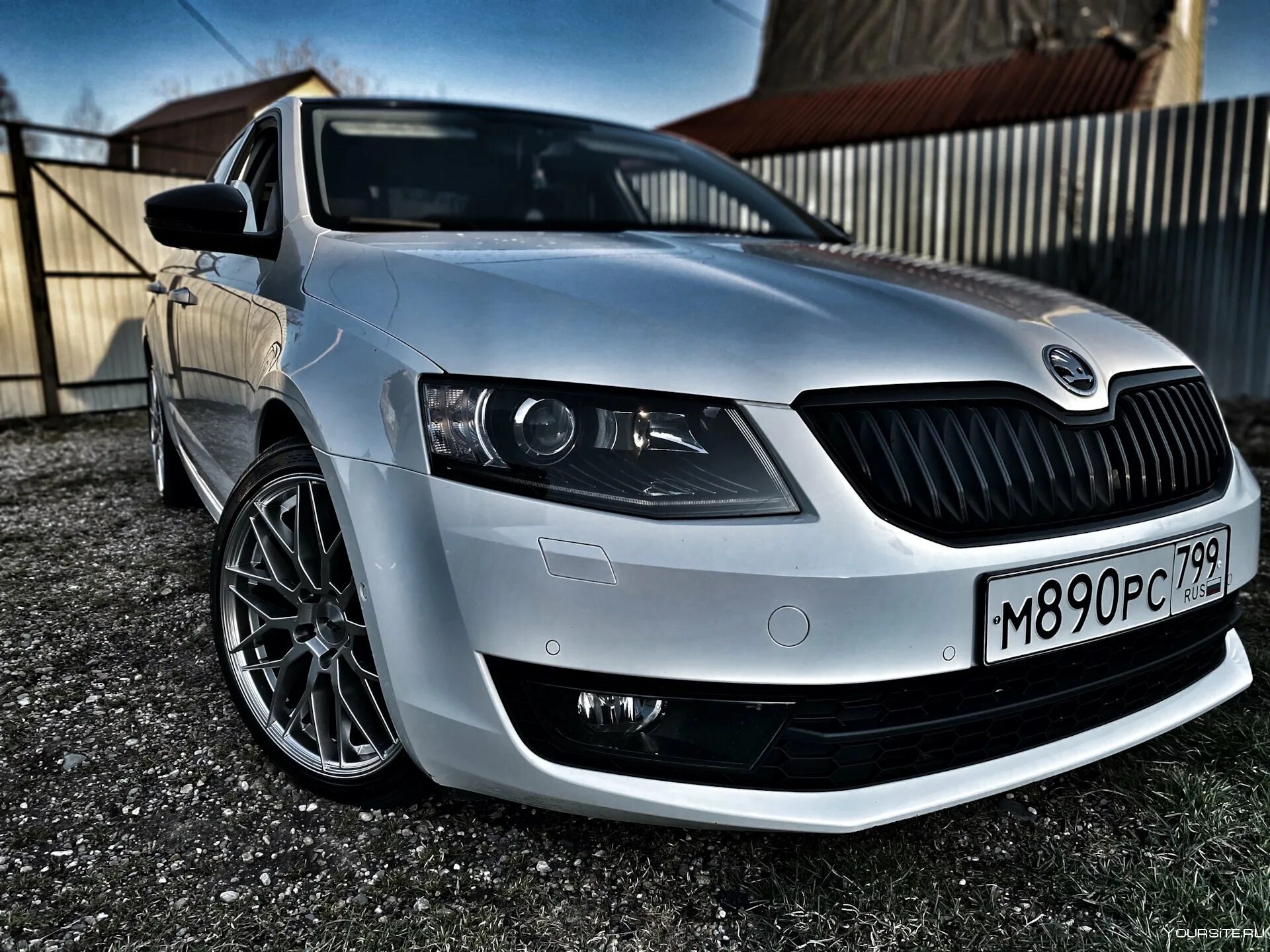 Skoda Octavia a7 Рестайлинг. Skoda Octavia опер. Блэк стайл белая Шкода октави.