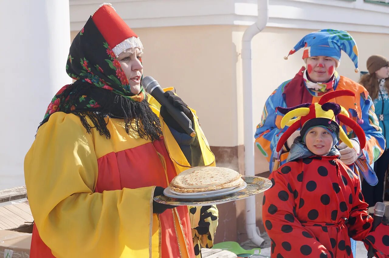 Одежда на масленицу для мальчика. Костюм Масленицы. Наряд на Масленицу. Шапка на Масленицу. Наряд на Масленицу для мальчика.