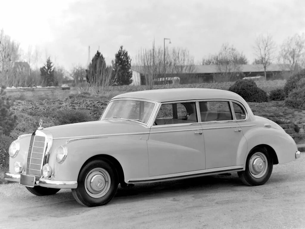 Mercedes-Benz 300 Limousine (w186). Mercedes-Benz w186, 1951. Mercedes-Benz 300 (1951–1958). Мерседес Бенц 300 1951 года.