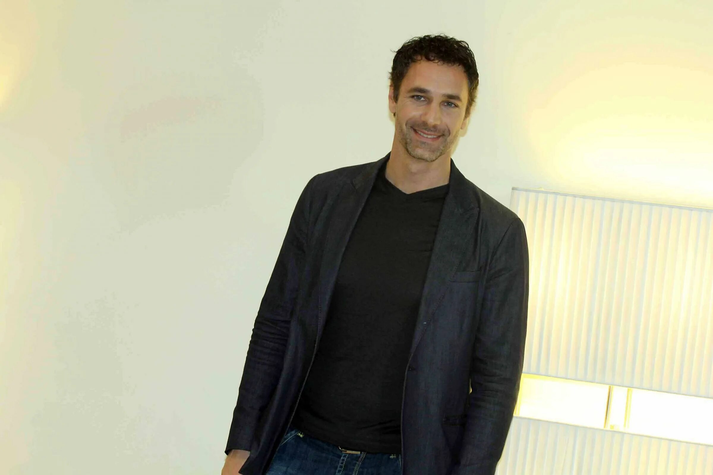 Рауль бова фото с женой и детьми Raoul Bova Raoul bova, Raoul, Gorgeous men