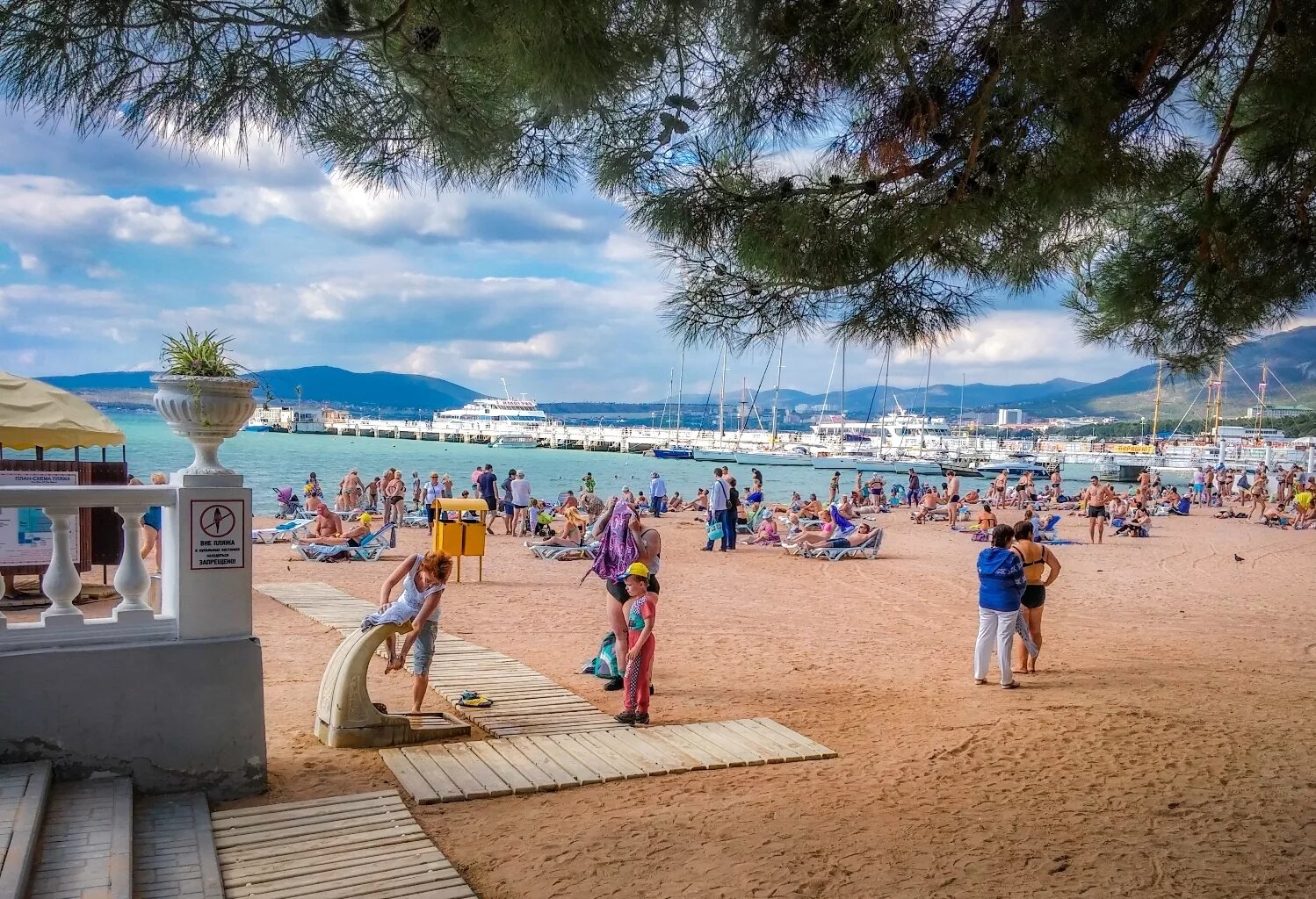 Куда сходить на пляж. Строгинский пляж 2022. Анапа цветет море 2022. Юар кейптаун мыс доброй надежды. Людиново пляж озеро ломпадь.