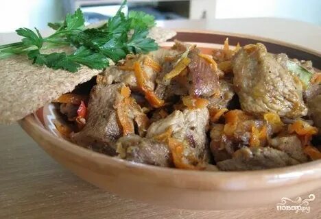 Мясо в казане с луком морковью