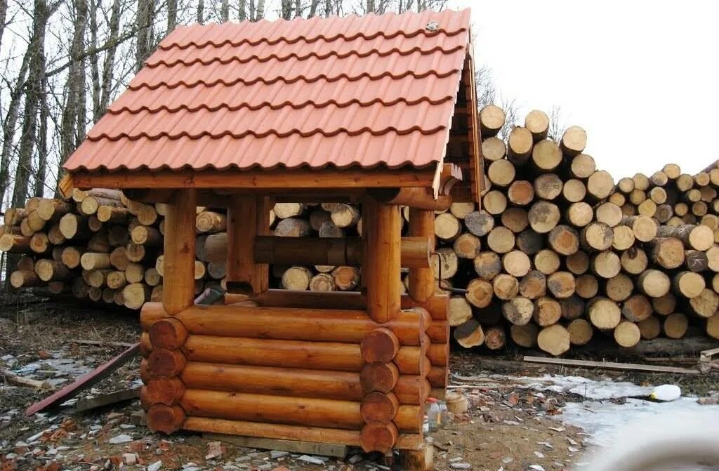 Деревянные срубы колодцев