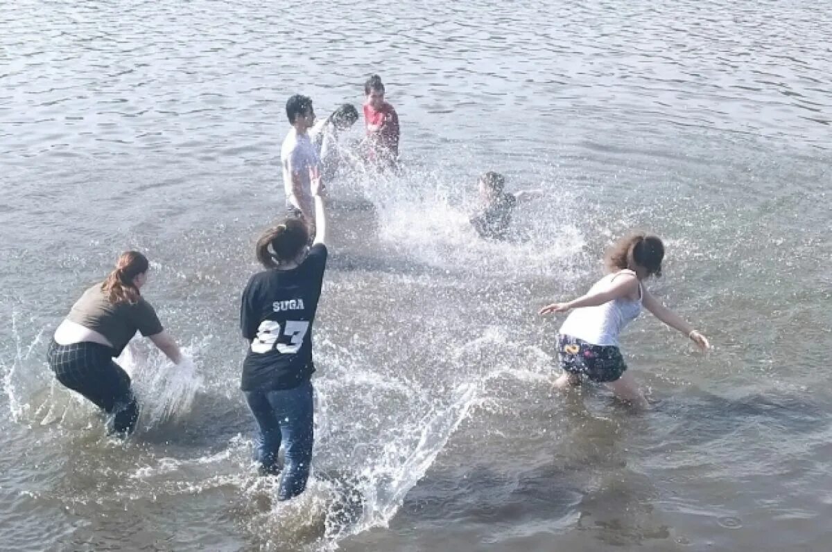 Пляж Лагуна Тамбов. Пляж озеро люди. Зеленогорская вода. Купание людей в водоемах. Утонул купаться