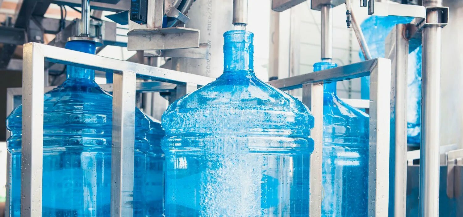 Цифры производства воды. Бутилированная вода. Вода в бутылях. Вода питьевая бутилированная. Производство воды.