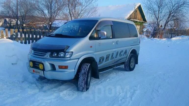 Купить делика хабаровск. Mitsubishi Delica 2002. Митсубиси Делика 2002 дизель. Mitsubishi Delica 2002 ПТФ. Митсубиси Делика 2002 года плата для сигнала.