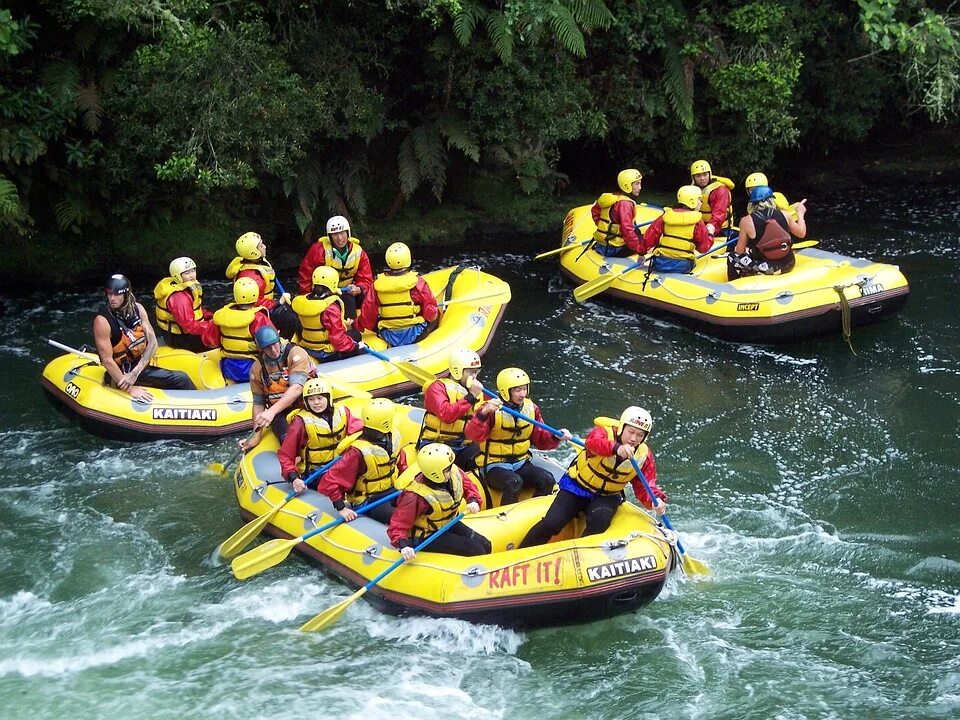 Работа плот. Ватер рафтинг. white water rafting. рафтинг на белой воде. плот для рафтинга.