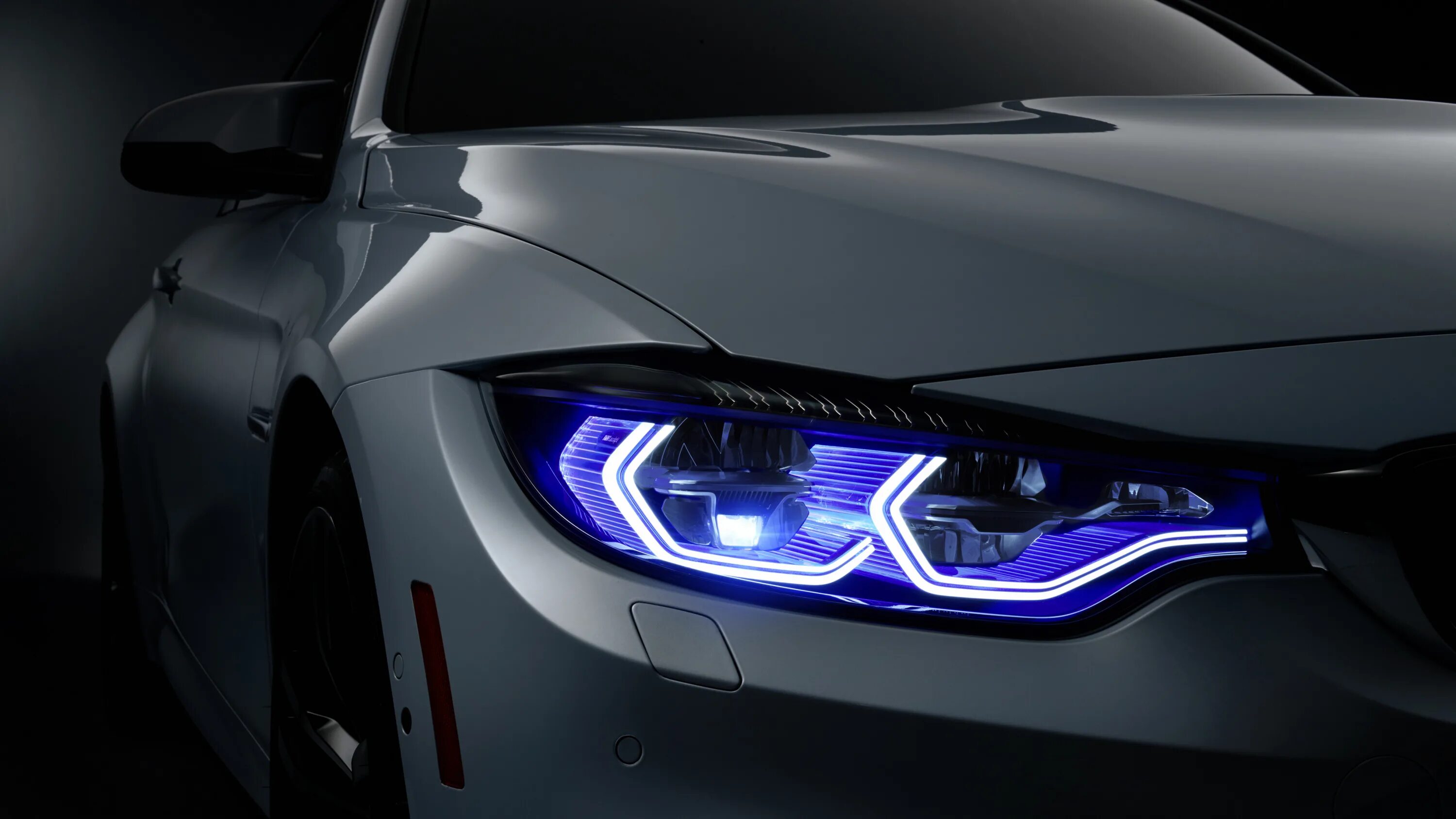 BMW m9. BMW m4 iconic Lights. Лазерные фары БМВ m4. Свет в машине фары