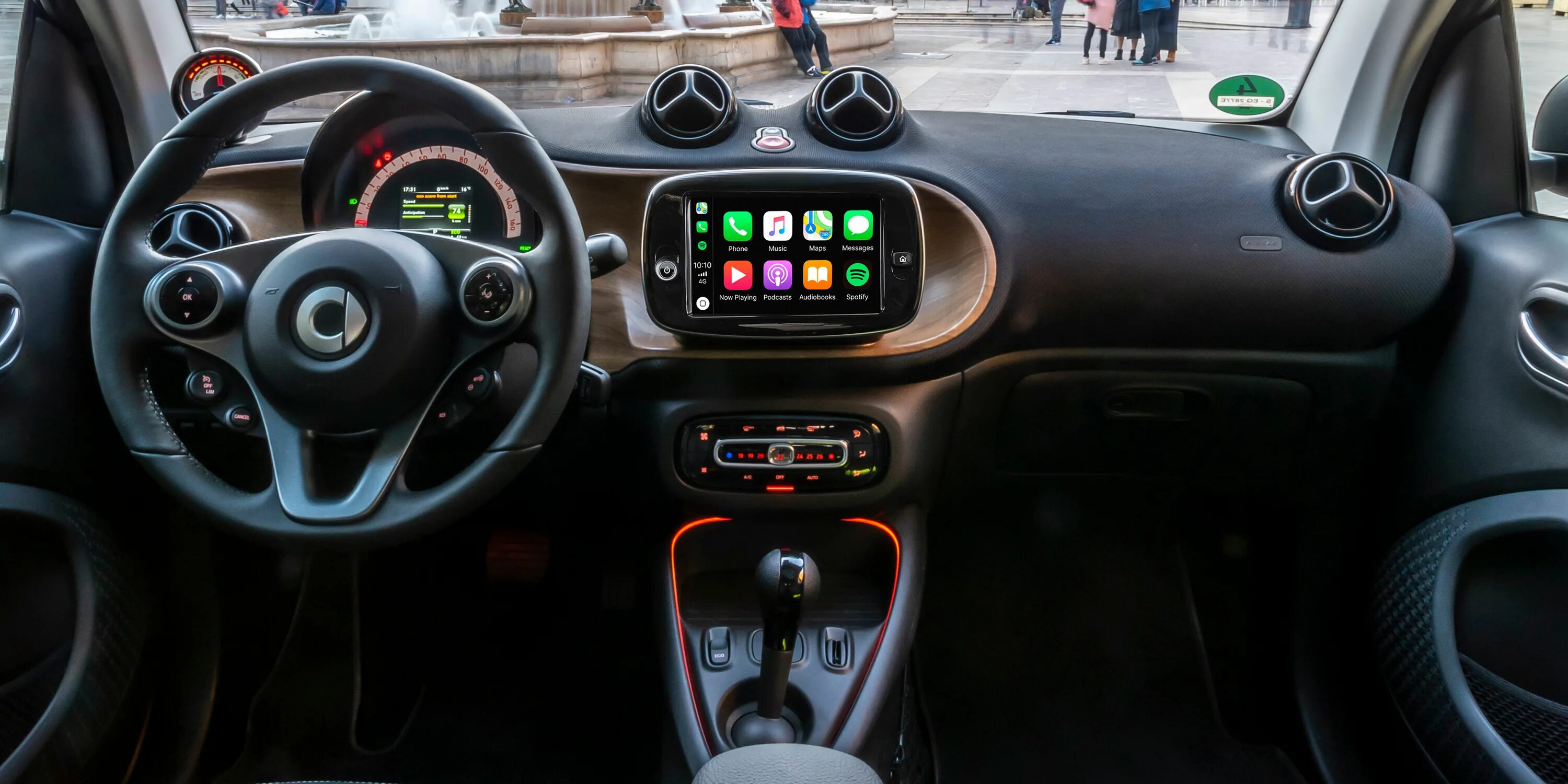 Smart inside. Smart fortwo 2025. smart fortwo interior. smart fortwo 2025 салон. smart for two салон.