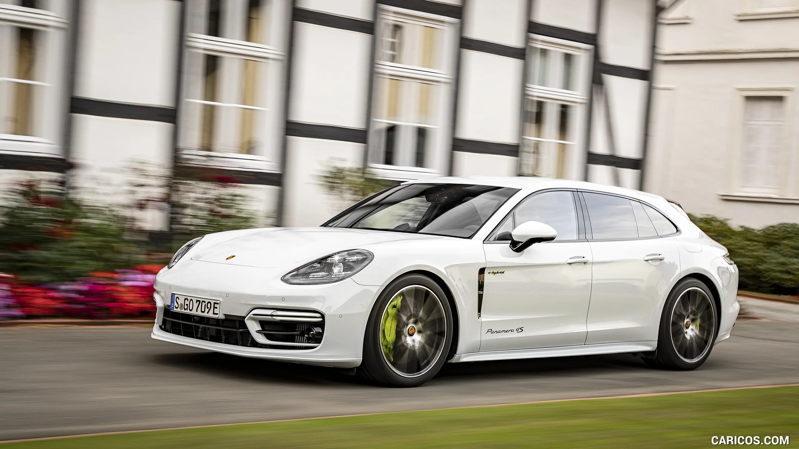 Фото porsche e-hybrid надпись. Panamera 4s e-hybrid sport turismo. Porsche panamera turbo s e-hybrid. Panamera turbo s e-hybrid. Porsche panamera s e hybrid.