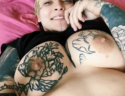 Slideshow tattoed tits.