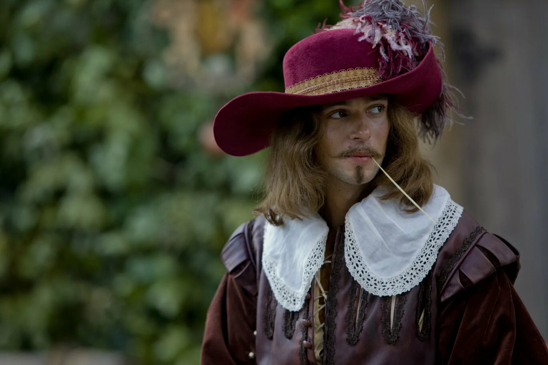 Мушкетеры на лошадях. Арамис и анна фильм. Возвращение мушкетёров атос. Получается как у алисии арамис из каталонии. Мушкетеры сериал 2014.