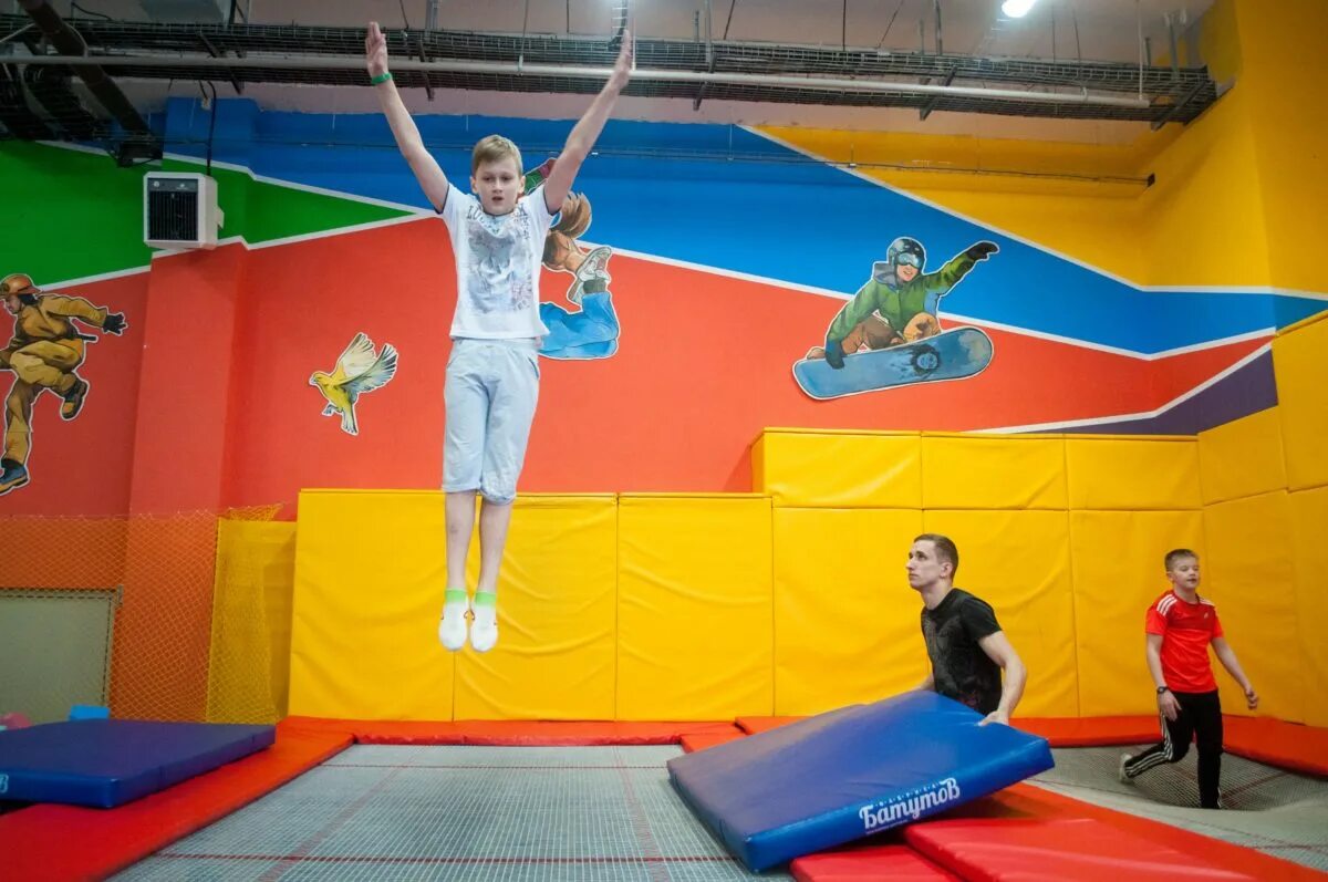 джампинг хабаровск. батутный центр в хабаровске. джампинг хабаровск. джампинг центр хабаровск юбилейная. джампинг хабаровск.