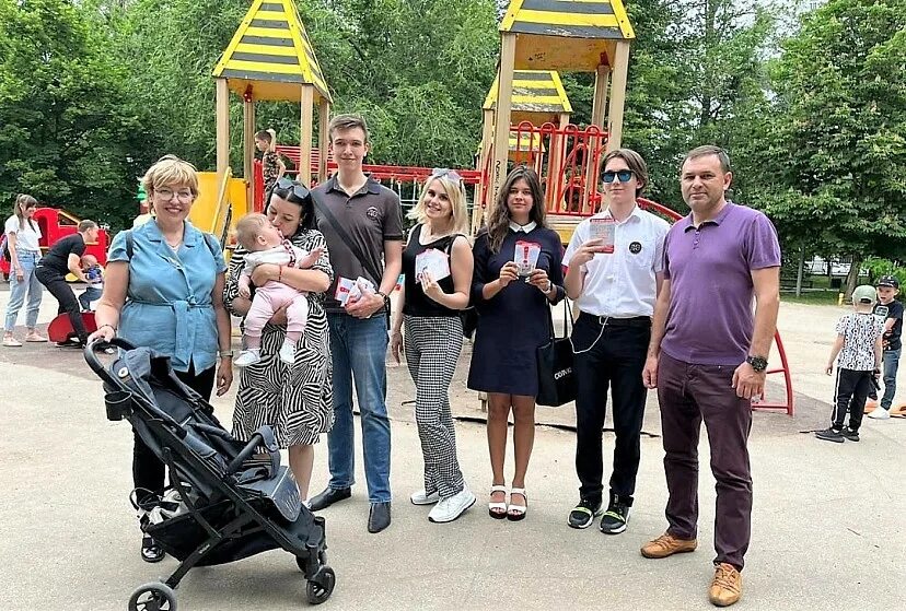 День защиты детей в городе оренбурге. Ребенок убежал из детского сада. Побег из садика. Новости саратова дети. Новости саратова дети.