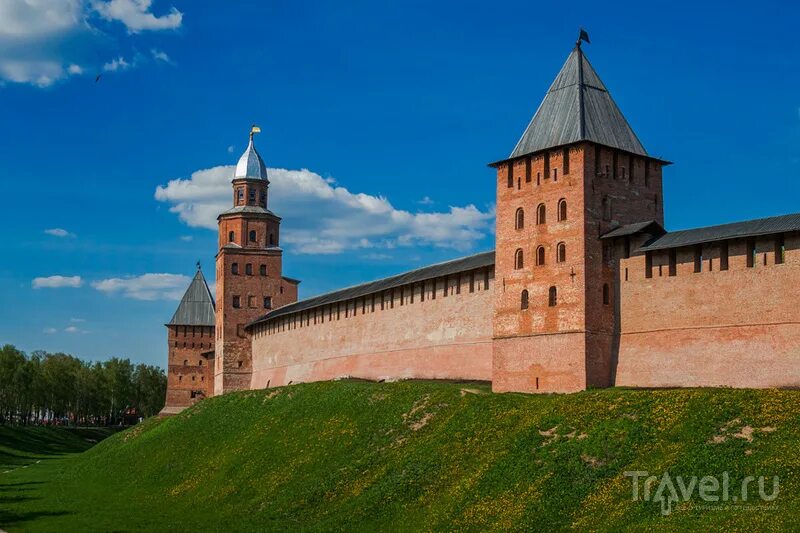 Ярославово дворище великий новгород 19 век. Новгород тревал. Новгород тревал. Новгородский кремль. Стрелка нижний новгород зима.