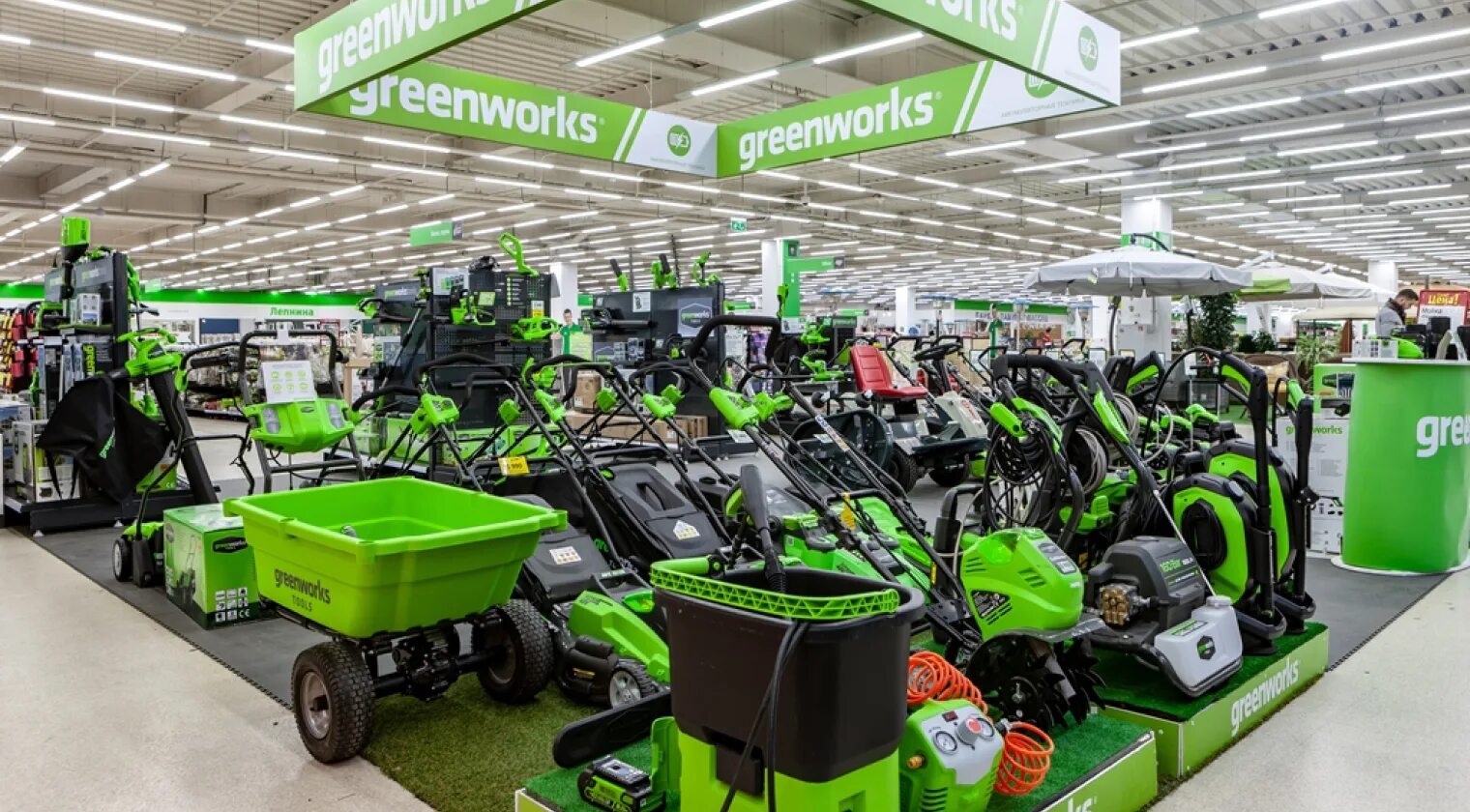 Greenworks volt. GREENWORKS 40. Аккумуляторный Райдер Гринворкс. Оби Гринворкс. G120wdw GREENWORKS.