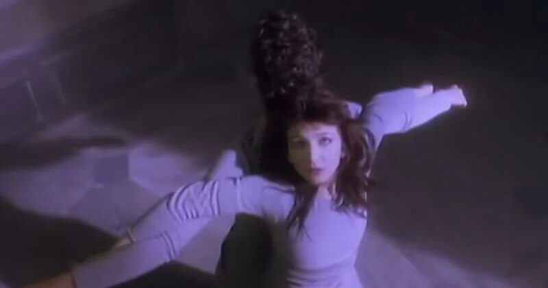 кейт буш очень странные. кейт буш очень странные. Running up that hill кейт буш. кейт буш 2022. Running up that hill stranger things.