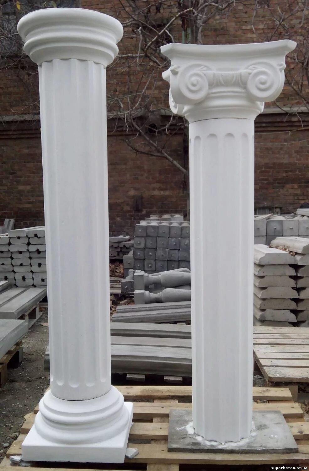 бетонная колонна. круглые колонны из бетона. вазоны уличные. колонны бетонные декоративные. колонна квадратная бетонная.