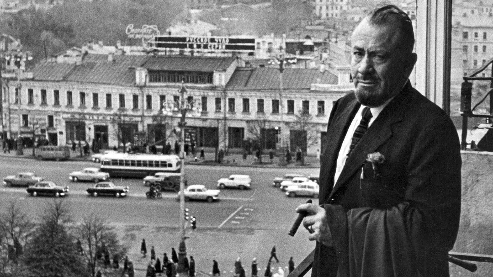 Писатель назад в ссср 2 дамиров гуров. John Steinbeck. Джон Стейнбек в СССР. Джон Стейнбек фото. Джон Стейнбек в России.