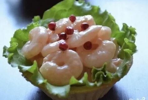 Салат с креветками в тарталетках