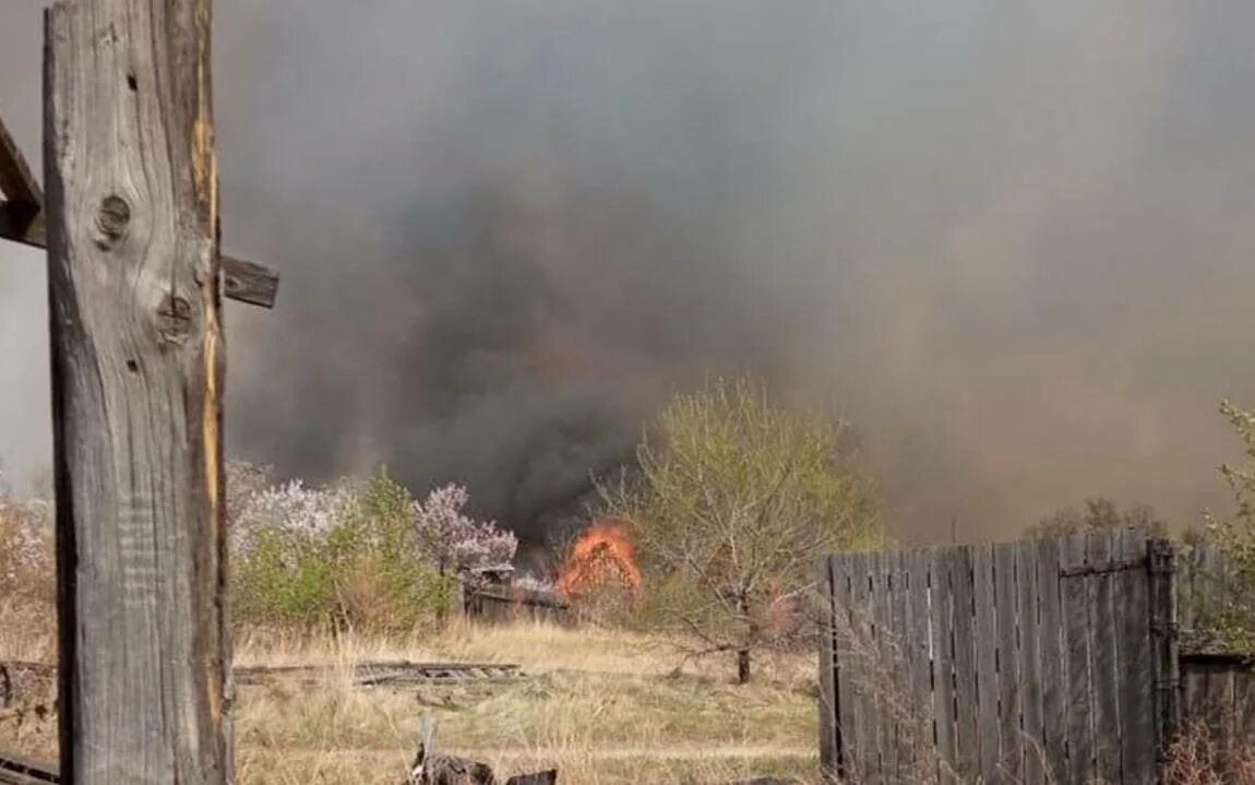 Гора Самохвал Абакан пожар. Пожары в Хакасии 2015. Гора Самохвал Хакасия. Пожар село Новомихайловка Хакасия. Пожары 2015 год