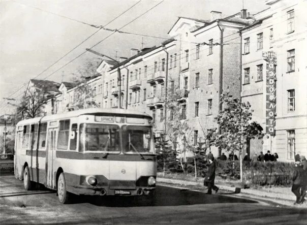 Улица Куйбышева 10 Брянск. Старый Брянск Бежица. Брянск 1974г. Старая Бежица в фотографиях. Бежица куйбышева