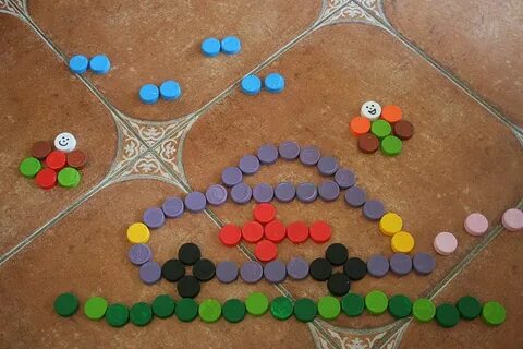 Игры с пластиковыми крышками