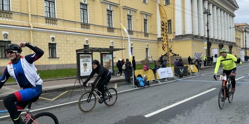 Участники велогонки стартуют с интервалом 30 секунд