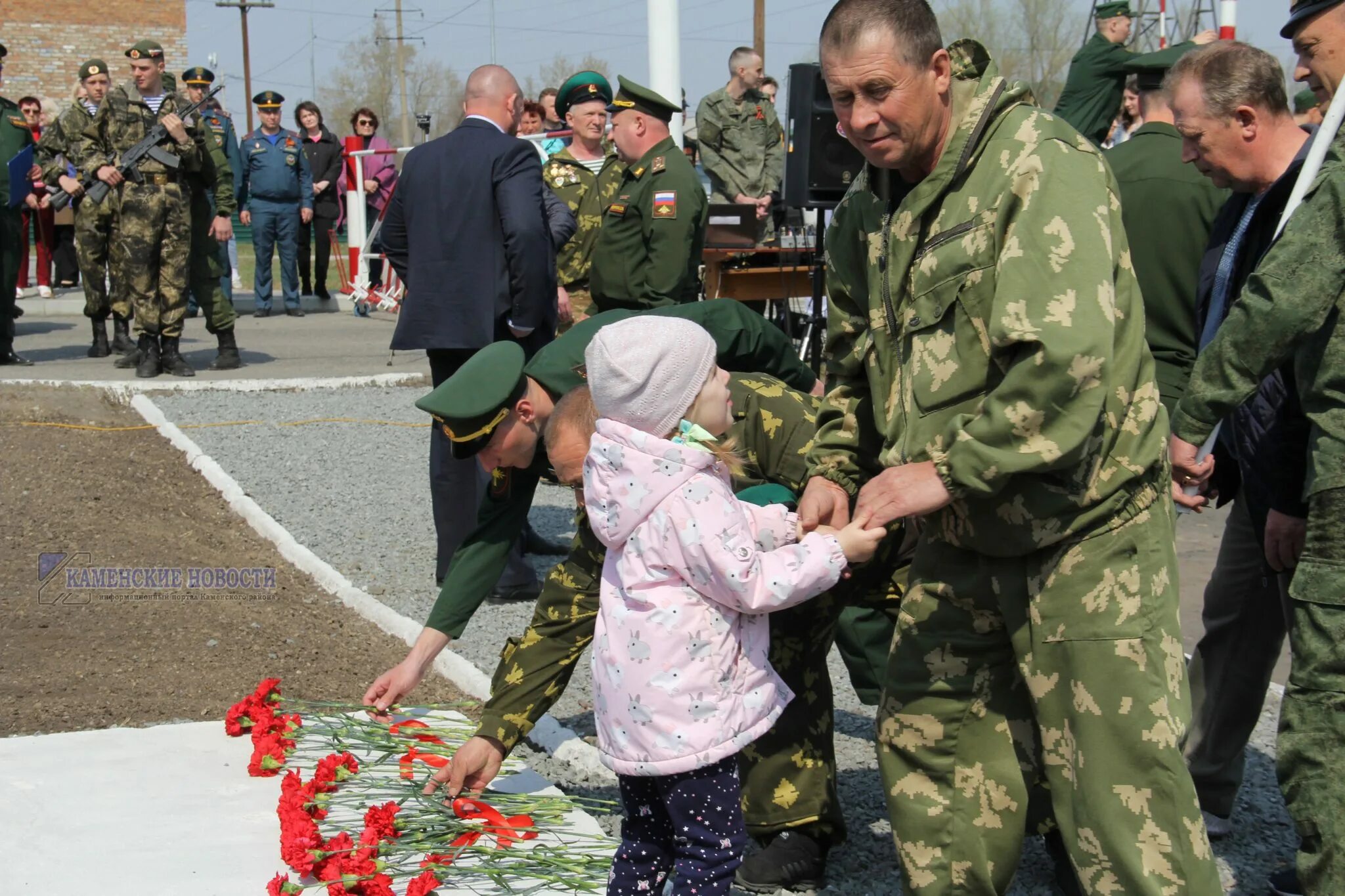 Новости камень на оби сегодня. Новости камень-на-Оби. Открытие Каменского мемориал Слава. Мемориальные комплексы фото.