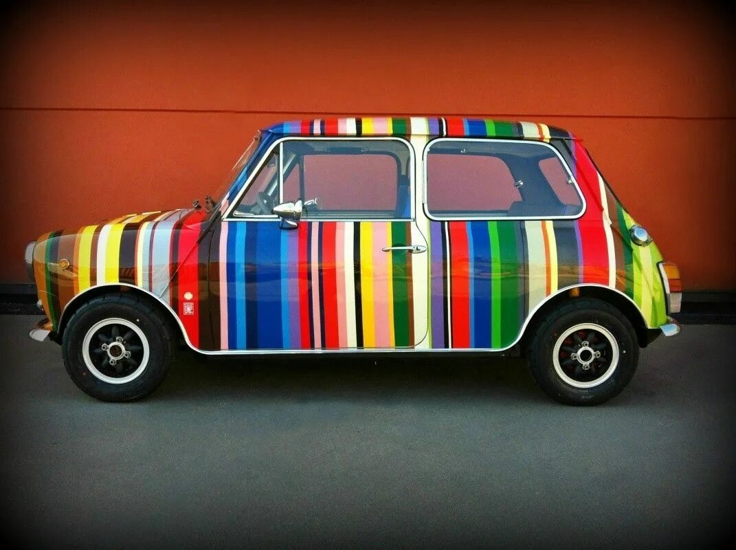 Цветной авто. Мини Купер Paul Smith. Mini Cooper 1300. Полосатый мини авто Купер. Разноцветные машины.