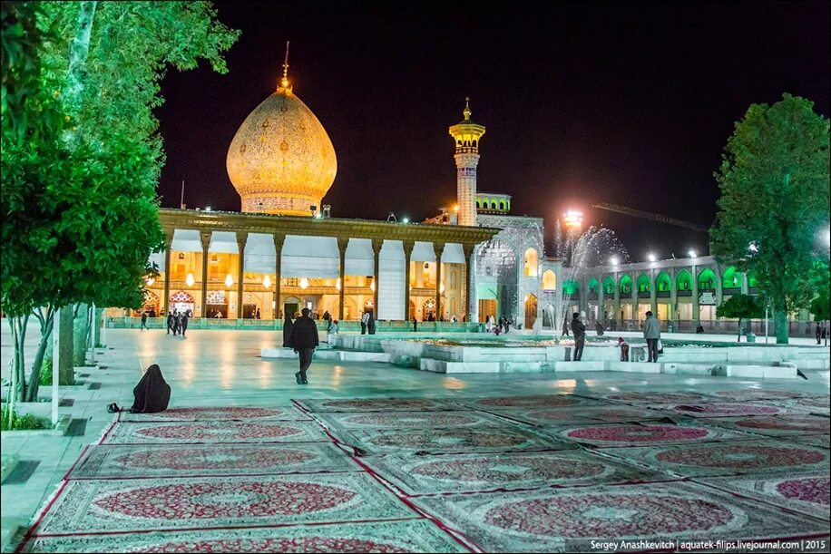 Иран мечеть шах черах. Шах шираз. Зеркальная мечеть (шах-черах), иран. Зеркальная мечеть шах-черах в ширазе. Зеркальная мечеть (шах-черах), иран.