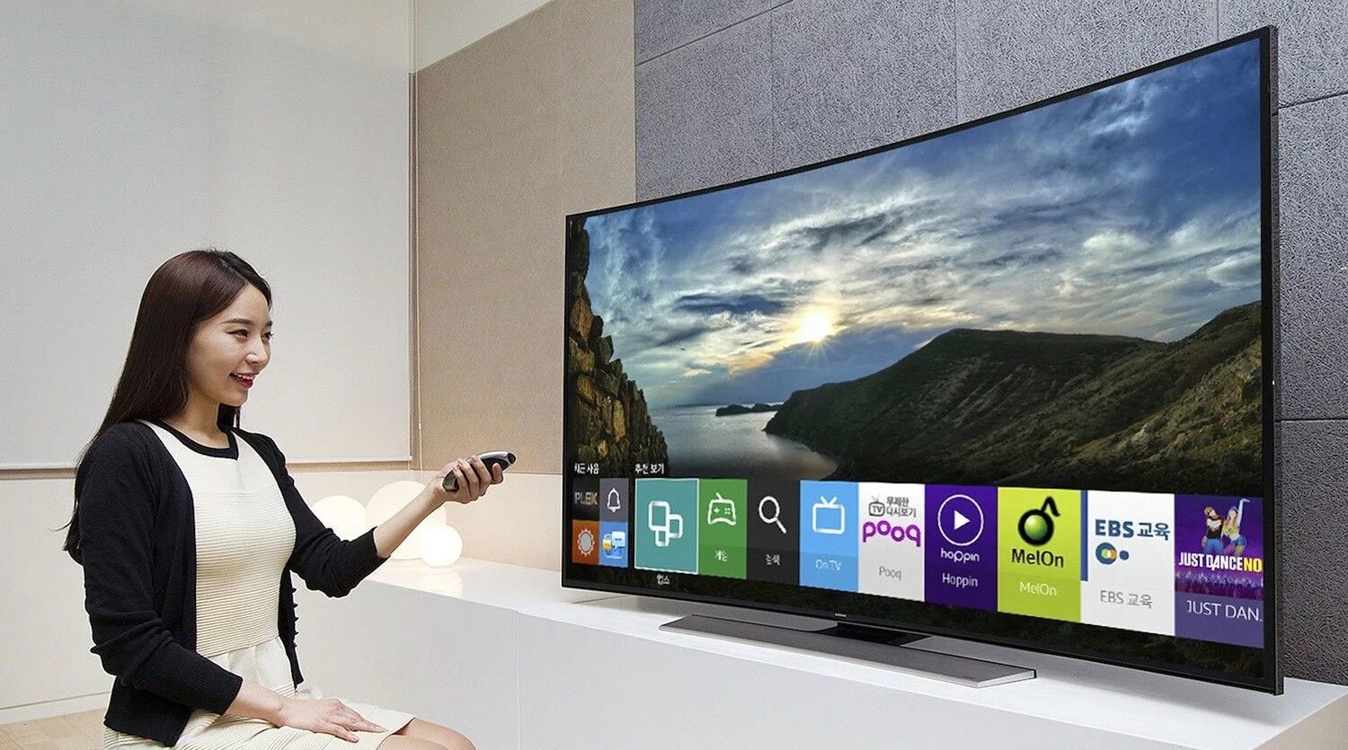 Лучшие тв на андроиде 2024. Tizen Samsung Smart TV. Samsung Smart TV Tizen телевизор. Тизен ОС смарт самсунг. Samsung Smart TV 2016.