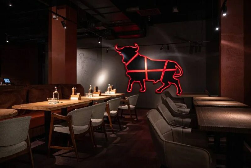 The бык новослободская. Бык ресторан авиамоторная. Ресторана the бык блюда. Сеть бык. Бык ресторан авиамоторная.