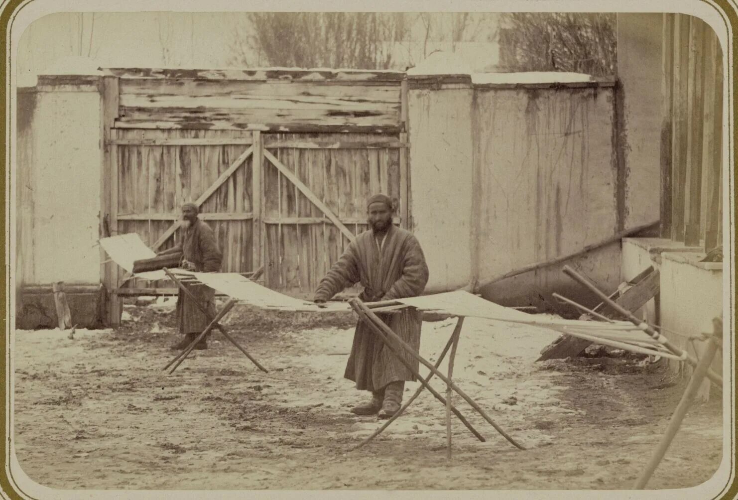 Казахи 19 век. Хлопковые заводы 19 век. Старый казах. Рабочие Туркестана 19 век.