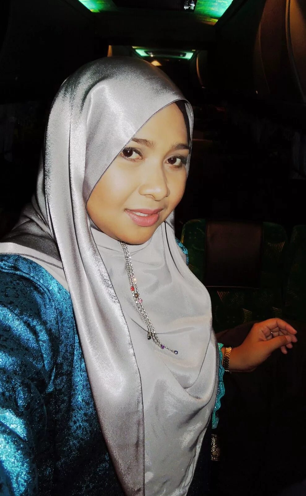 Istri cantik. Tante Jilbab STW ngentot. Emak STW Jilbab. Jilbab Istri. Istri STW.