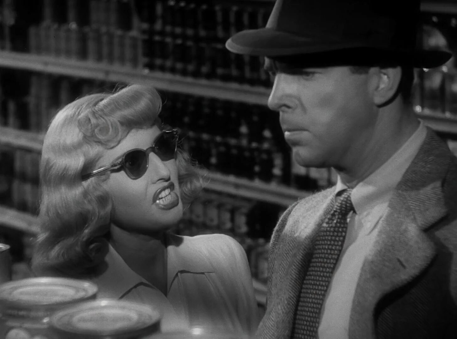 Двойная страховка / Double Indemnity (1944. Барбара Стэнвик двойная страховка. «Двойная страховка» Билли Уайлдера. Double Indemnity 1944 Barbara Stanwyck.