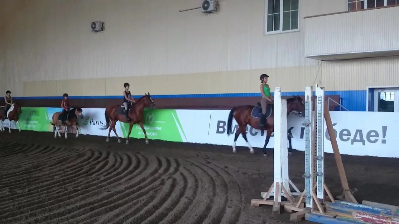 Конюшня локоть конный спорт. Кск казанский строительный колледж. Кск казань мирный. Конноспортивный комплекс казань. Сайт кск казань.