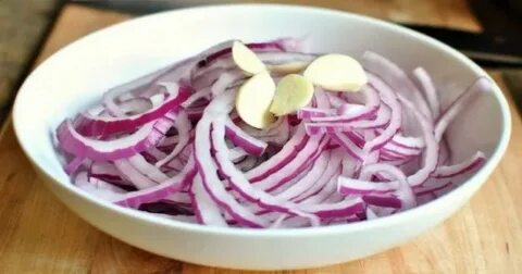 Быстро замариновать красный лук