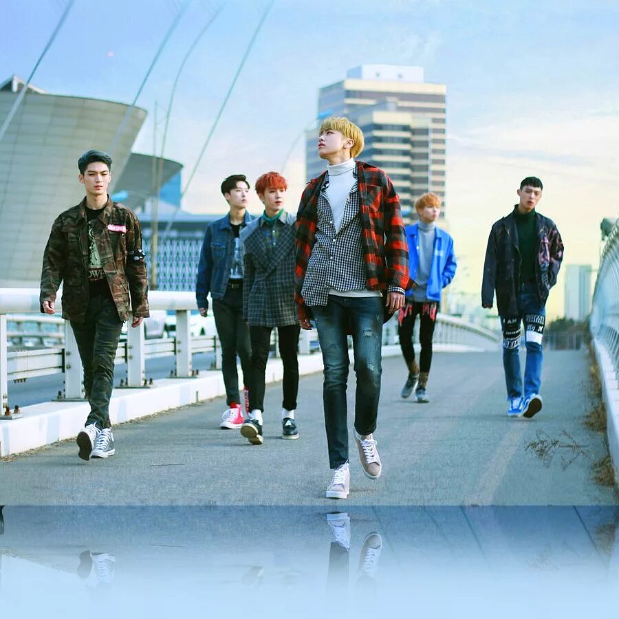It is seven o clock. Seven o&#039;clock kpop. севен бойз группа. the three o&#039;clock группа. 7 o&#039;clock.