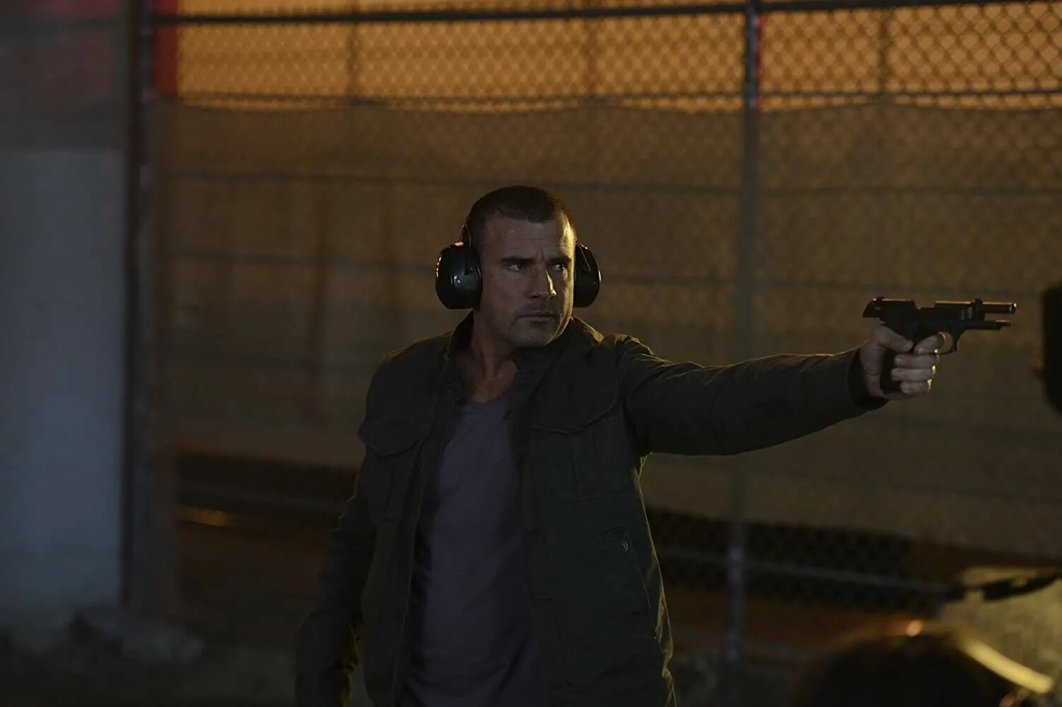 Нападение на уолл. Bailout: the age of Greed, 2013. Dominic Purcell Wall Street.