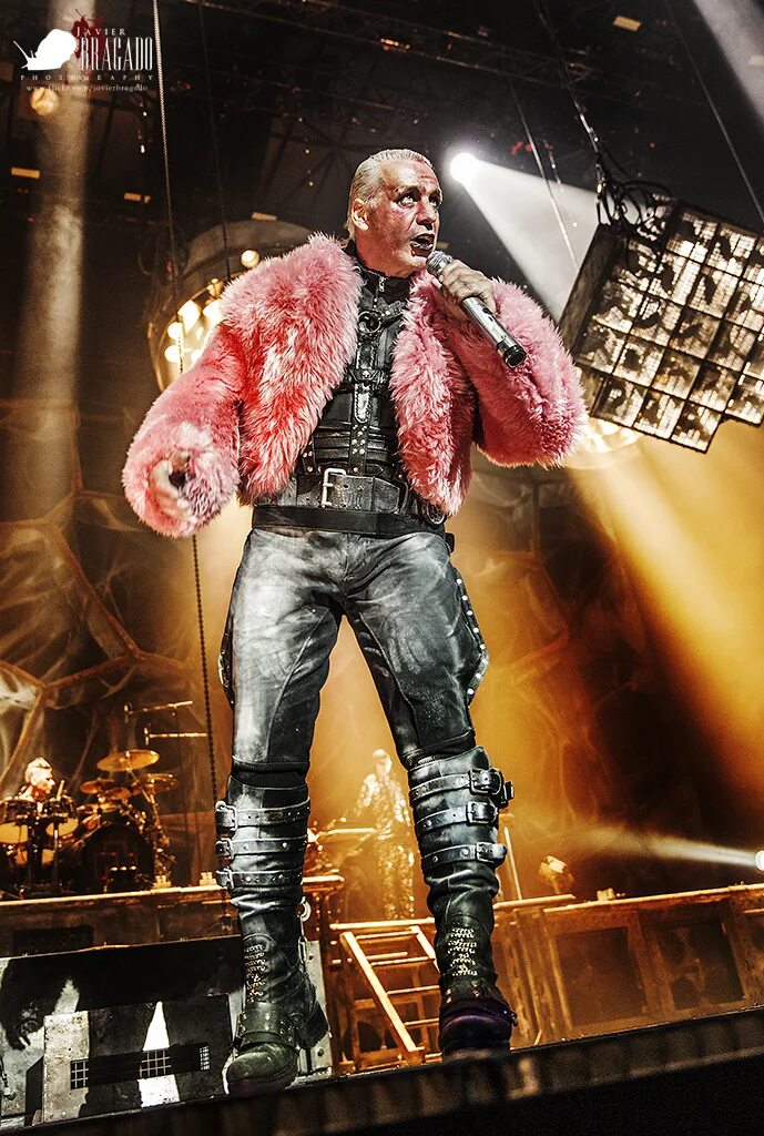 Das ist rammstein. Till Lindemann 2013. Тилль Линдеманн 2013. Тилль Линдеманн в полный рост. Тилль Линдеманн 2009.