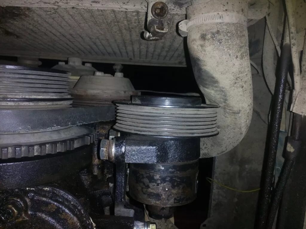 Насос гура змз 406 волга. Гур змз. Крепление гур змз 406. Насос гура волга 406. Насос гур змз 406.