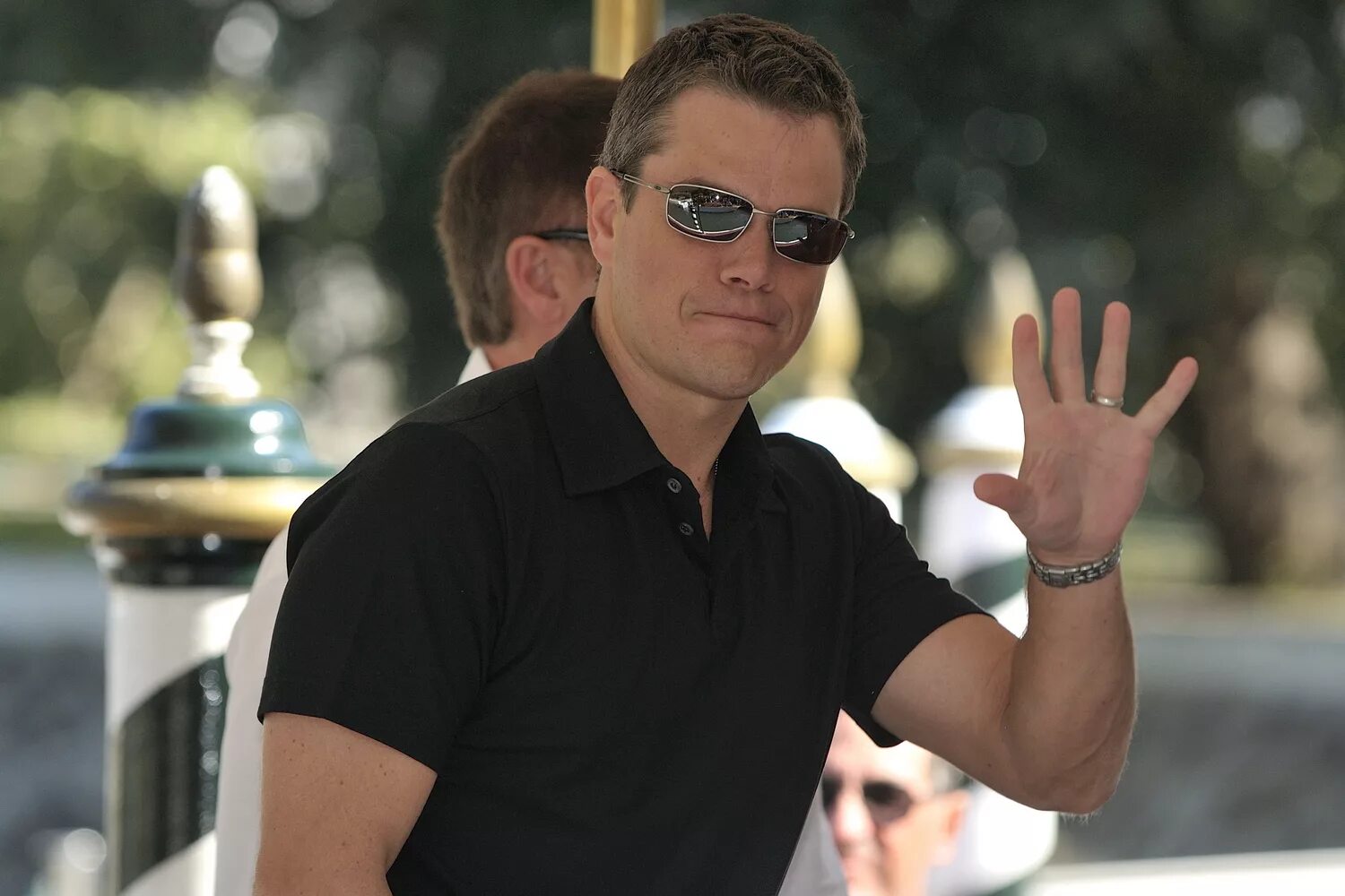 35 лет жизнь мужчины. Matt Damon 2022. Мэтт Дэймон очки. Мэтт Дэймон в очках. Мэтт Дэймон 40 лет.