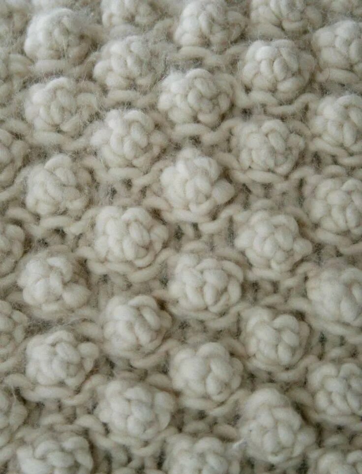 Вязание крючком шишечки. Описание как вязать шишечку. Вязание шишечек спицами. Узоры с шишечками спицами со схемами. Вязаные узоры с шишечками спицами.