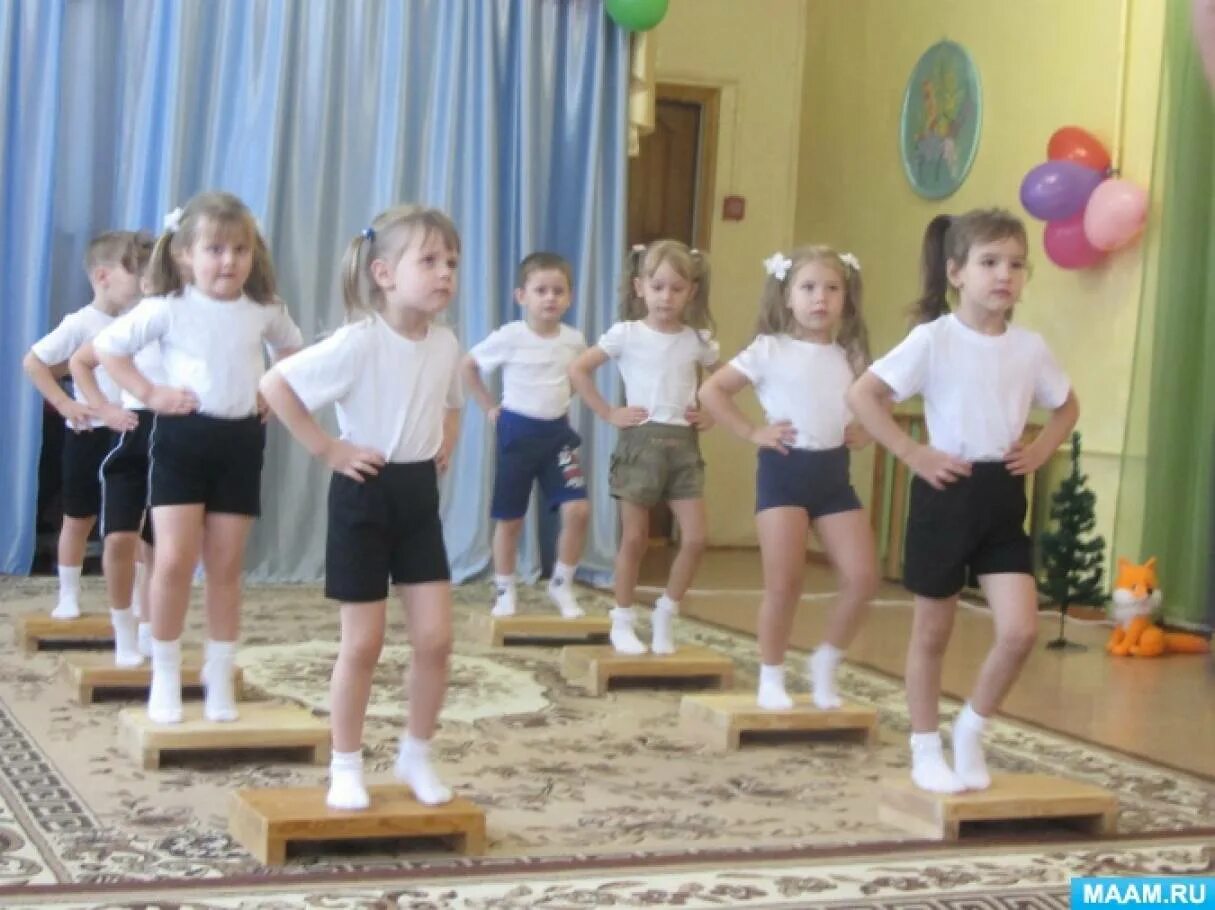 Открытое занятие по физкультуре в старшей. Физкультура в детском саду средняя группа. Занятие физкультура в средней группе. Физкультура для средней группы саду. Физкультурные занятия в детском саду средняя группа.