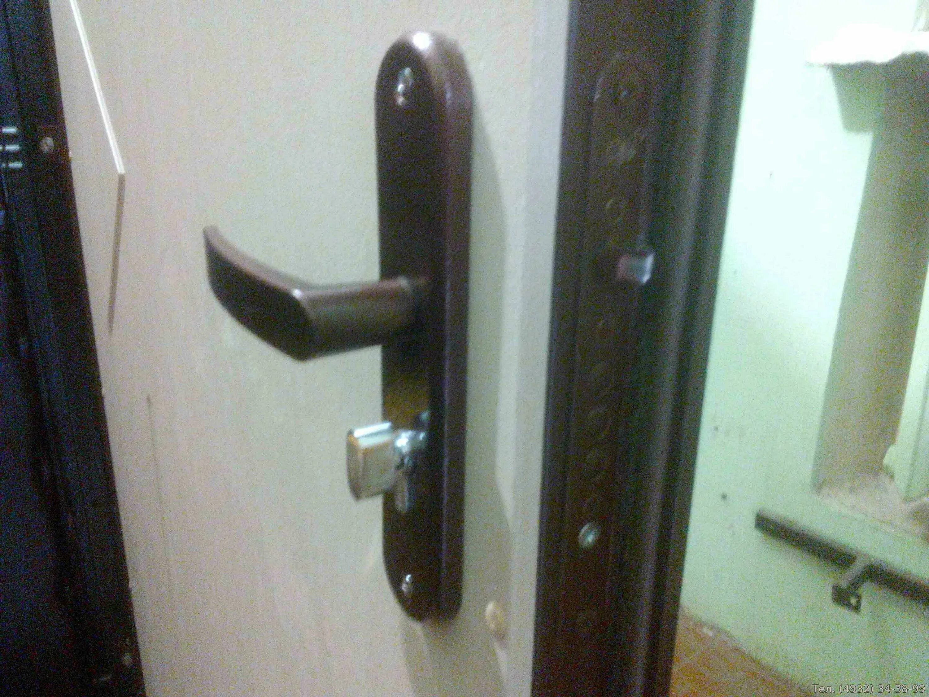 ручки для дверей в подъезд. замок на входную дверь на заклепках. вскрытие накладного замка. подъездная дверь с магнитным замком. замок для металлической двери н2443 zan.